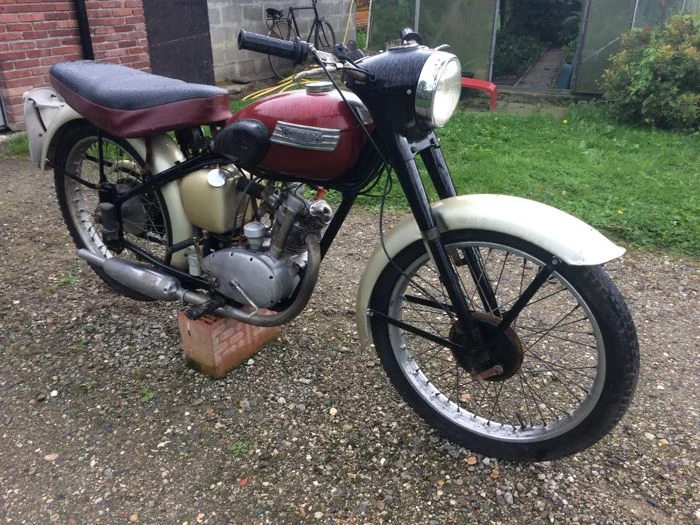 Triumph Terrier 150