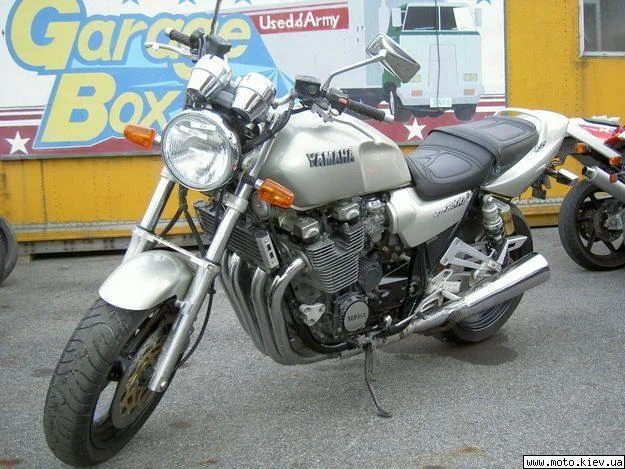 Yamaha XJR