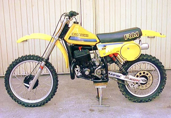 Suzuki RM 400 C