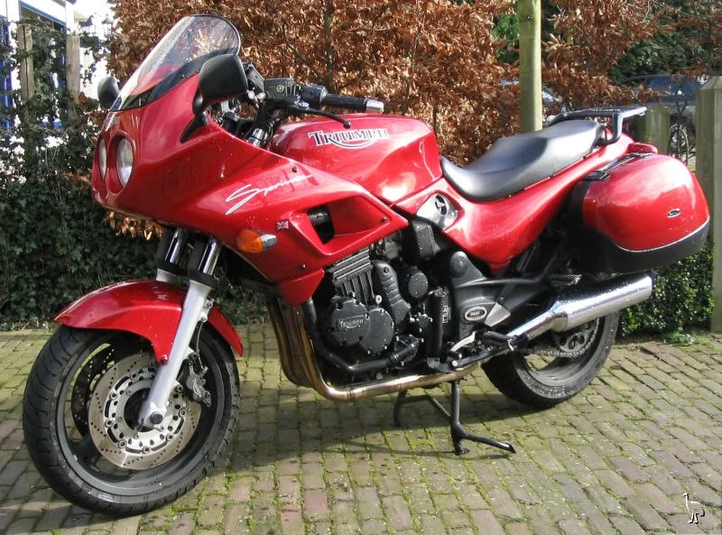 Triumph Sprint 900