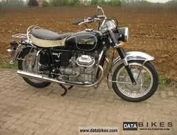 Moto Guzzi V7 850 California