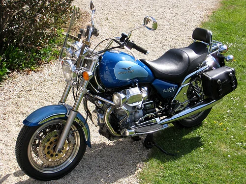Moto Guzzi 1100 California EV