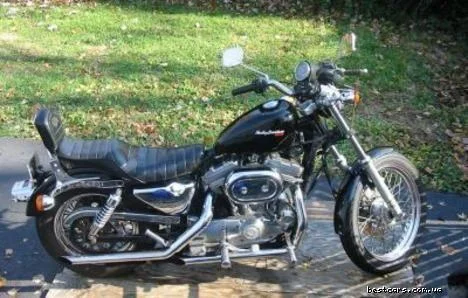 Harley-Davidson XLH Sportster 883 Hugger