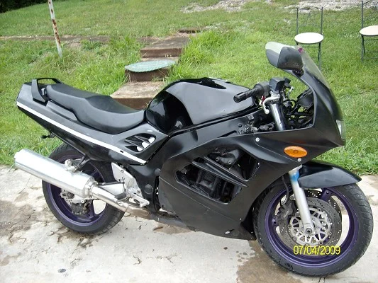 Suzuki RF 900 R