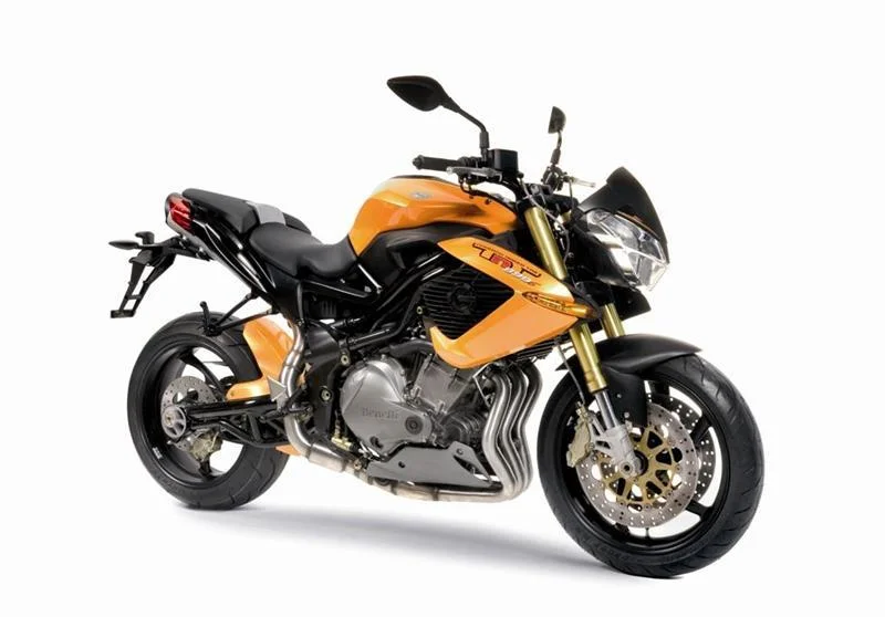 Benelli TNT 899S