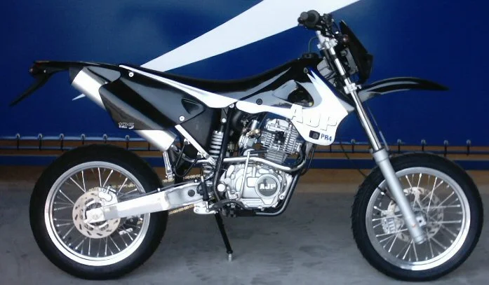 AJP Pr4 125 Supermotard