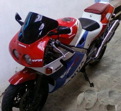Honda VFR 400 NC 30
