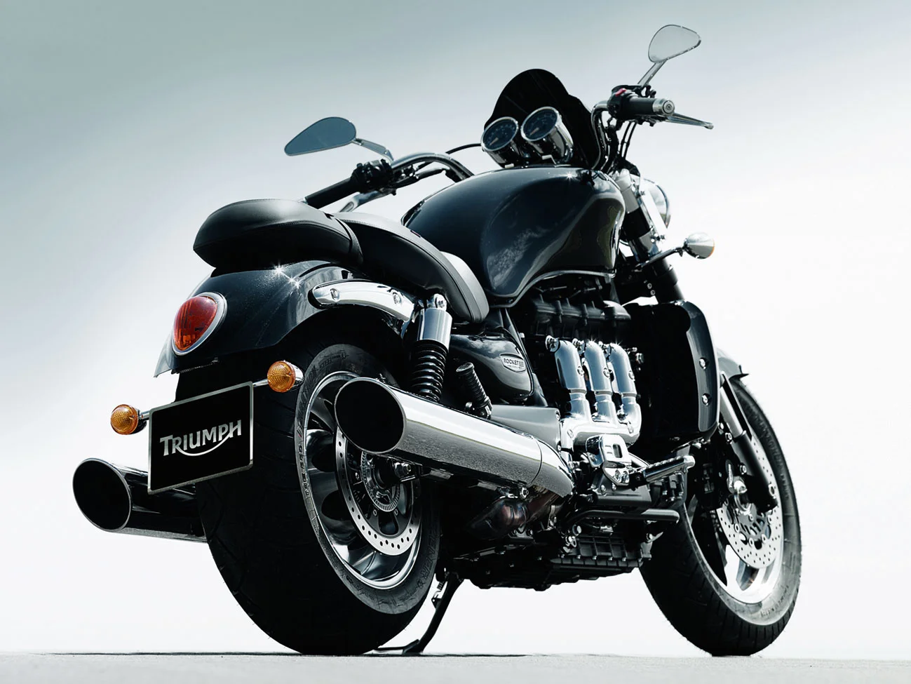 Triumph Rocket III Roadster 2012
