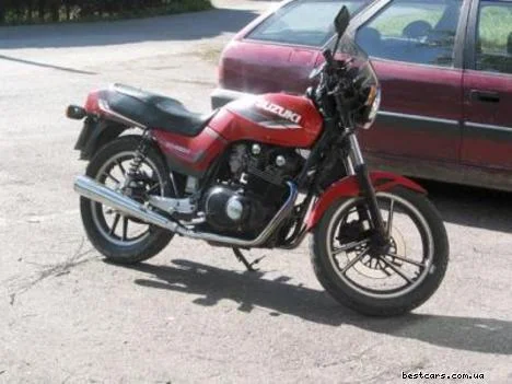 Suzuki GNX 250 E