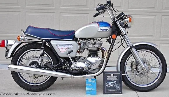 Triumph T140 V Bonneville SIlver Jubilee