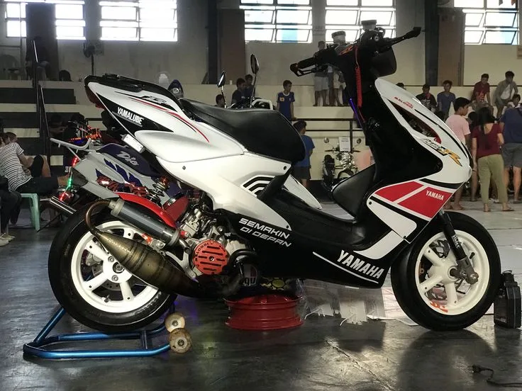 Yamaha Aerox WGP 50 th Anniversary