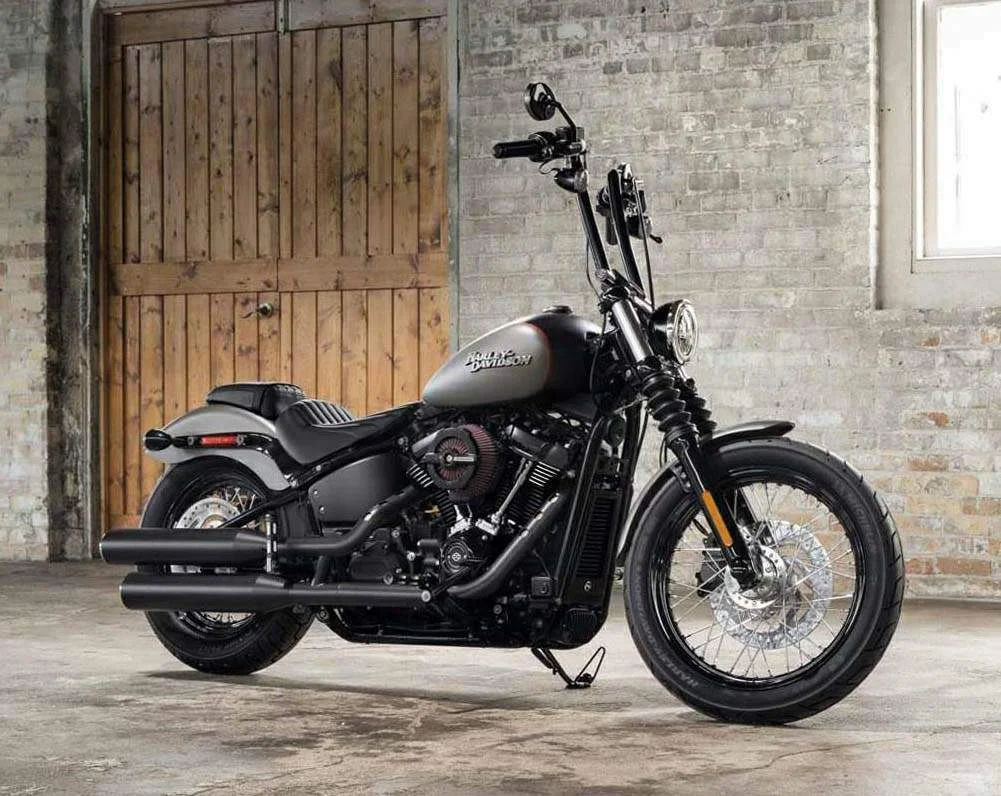 Harley-Davidson Softail Street Bob Dark Custom
