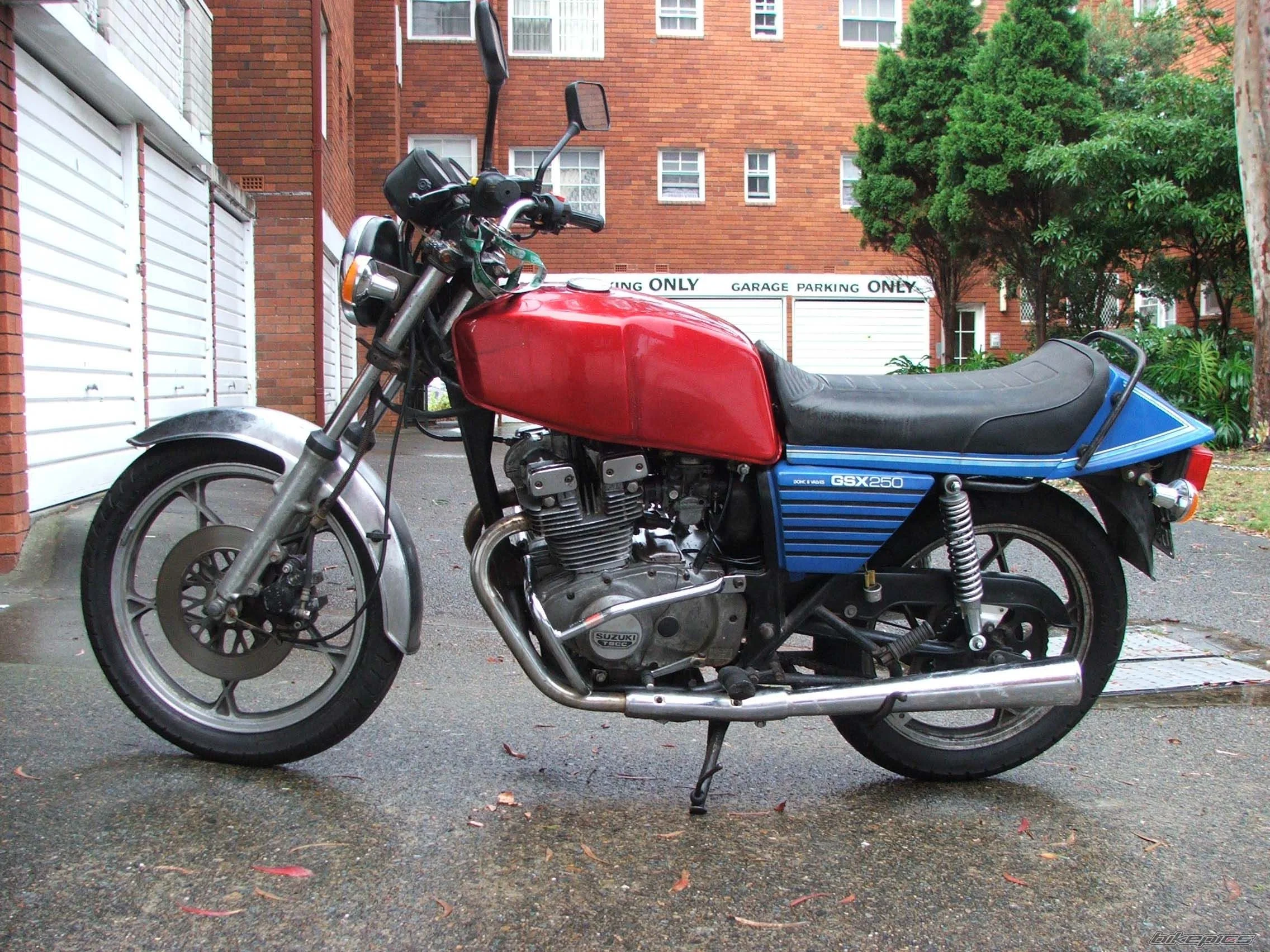 Suzuki GSX 250 E