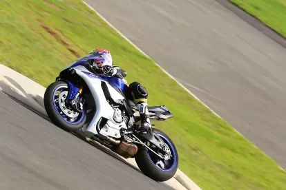 Yamaha YZF-R 1 M