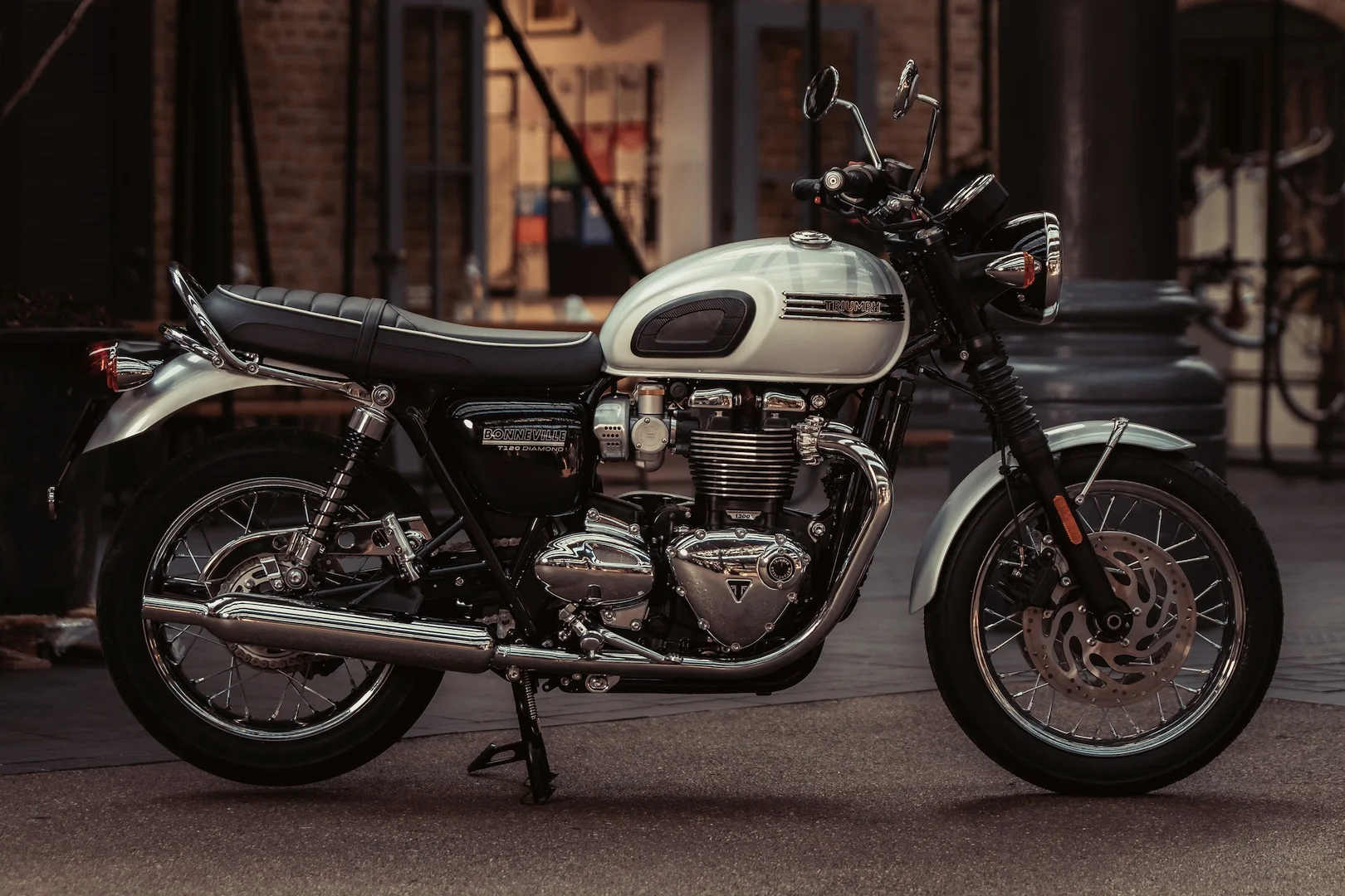 Triumph Bonneville T120 Diamond Edition