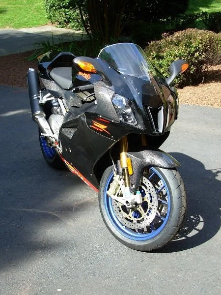 Aprilia RSV 1000 R Factory
