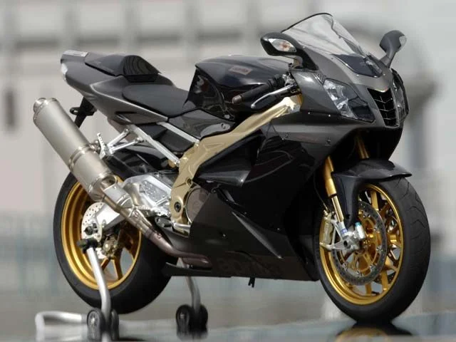 Aprilia RSV 1000 R Factory