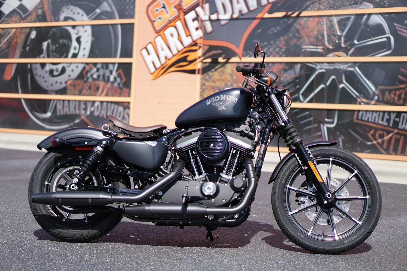 Harley-Davidson Sportster Iron 883