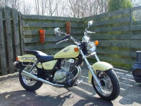 Suzuki GZ 250 Marauder 2001