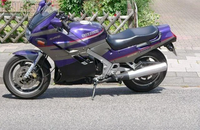Suzuki GSX 1100 F