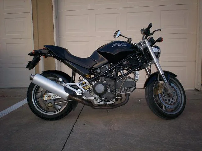 Ducati 900 Monster Solo