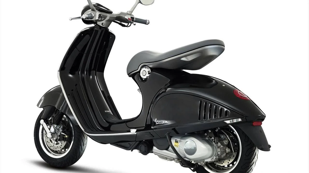 Vespa 946