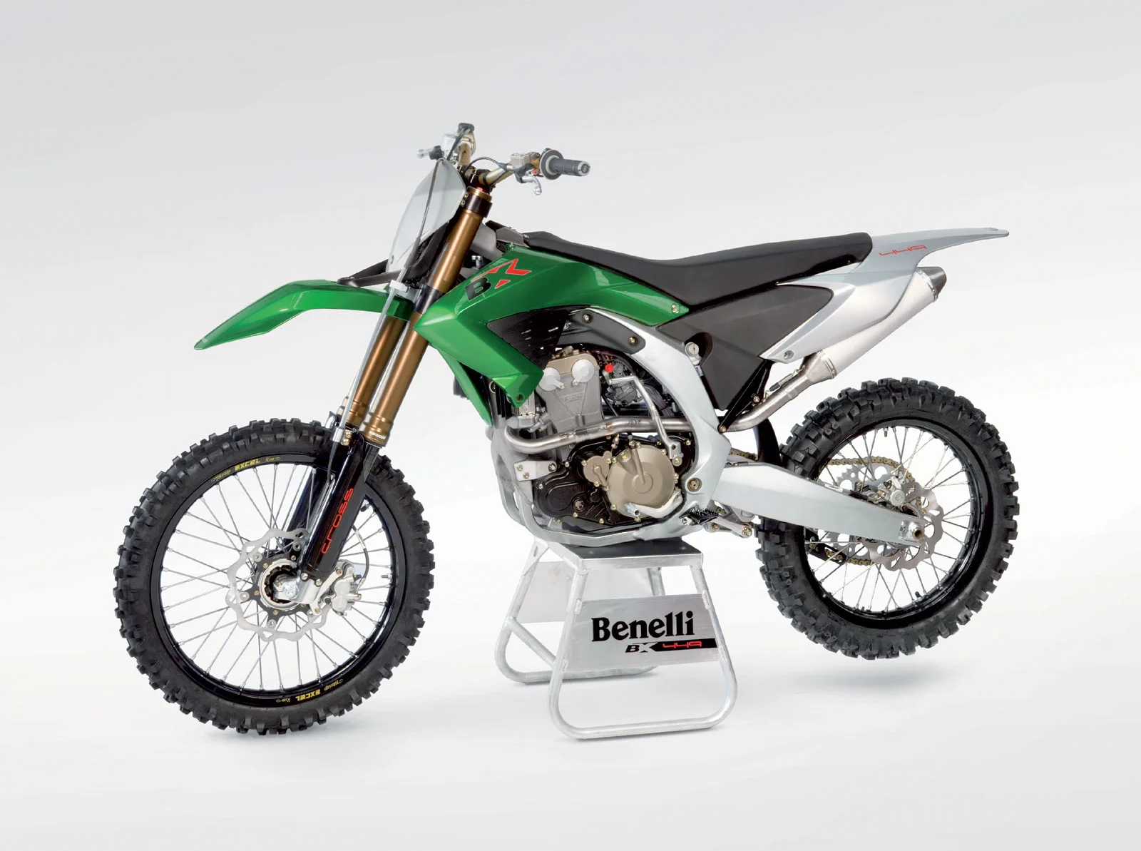 Benelli BX 449 Cross