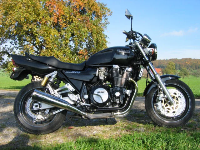 Yamaha XJR