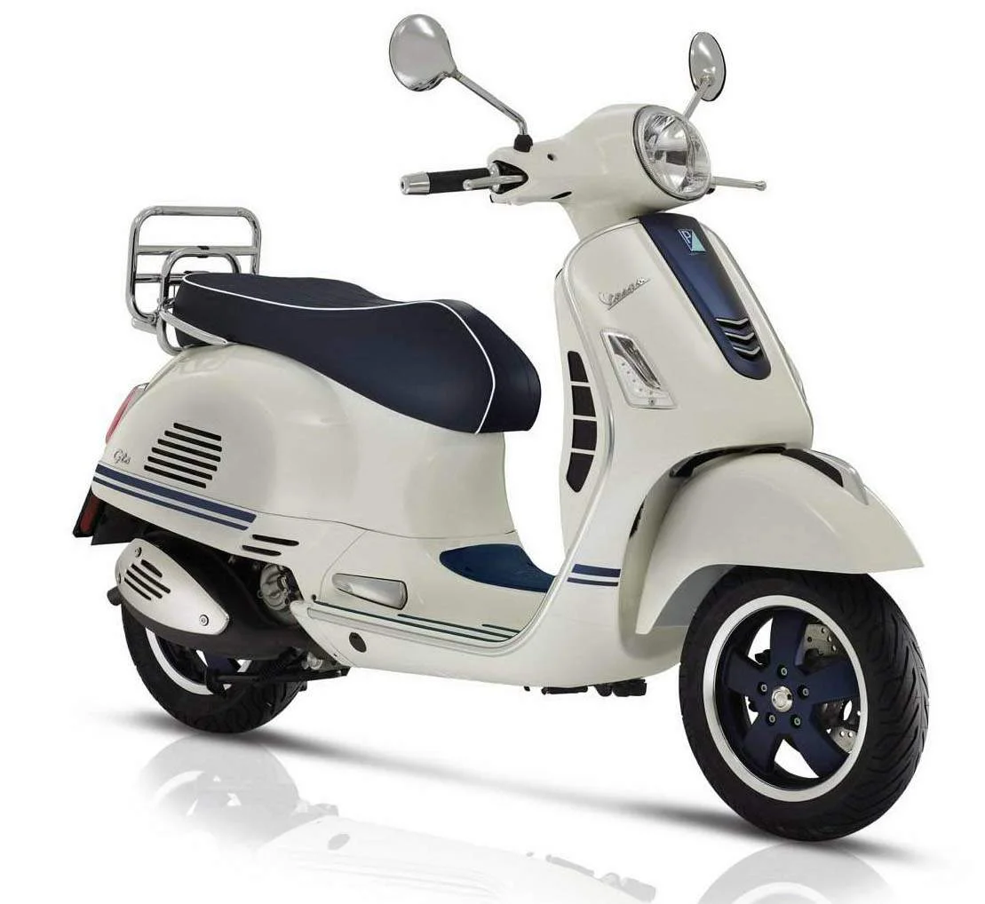 Vespa GTS 300 Yacht Club