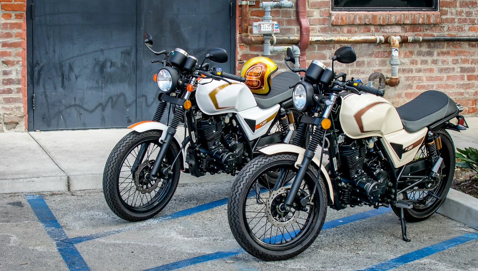 California SG250 Cafe Racer 2018