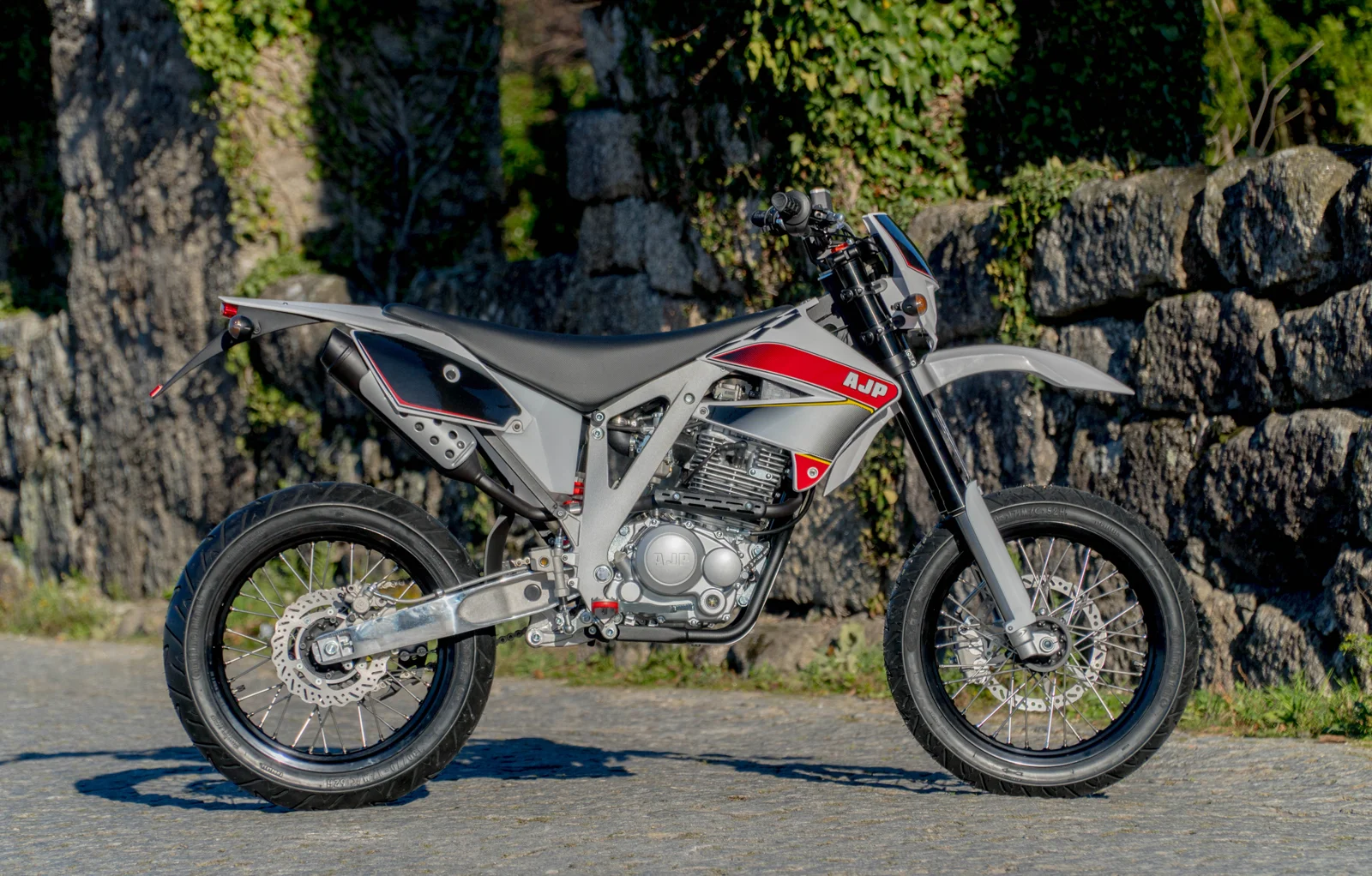 AJP PR3 Supermoto 240