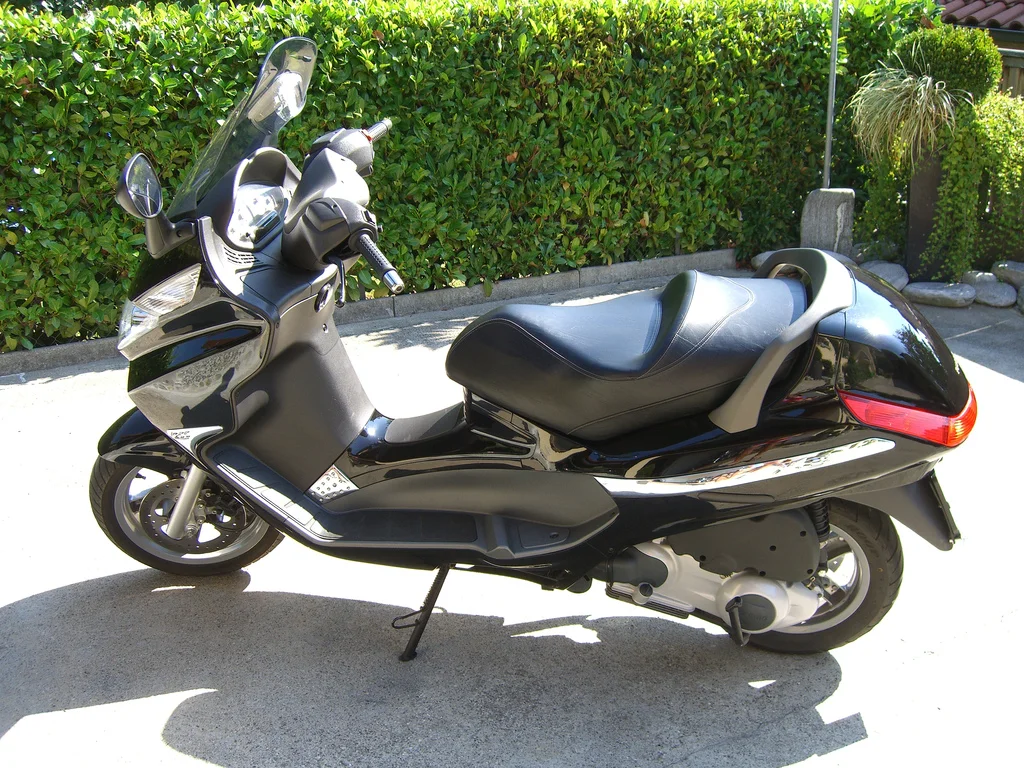 Piaggio X8 200