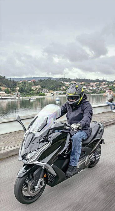 Kymco AK 550