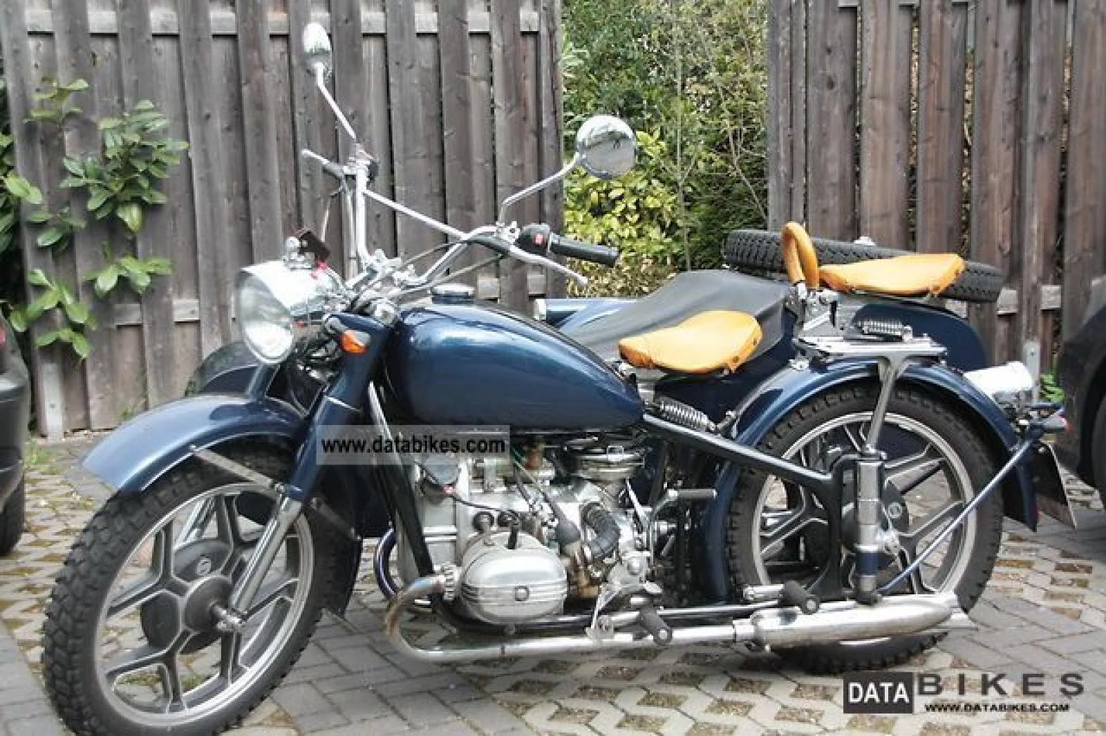 Chang-Jiang 750 J-1 (with sidecar) 1990