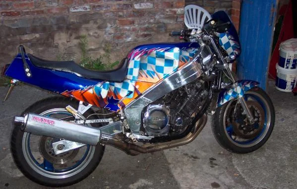 Yamaha FZR 1000 Genesis