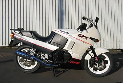 Kawasaki GPX 600 (ZX600C2)