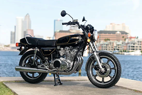 Yamaha IT 1979