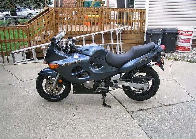Suzuki GSX 750 F