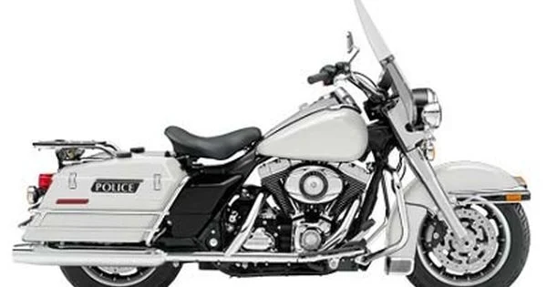 Harley-Davidson FLHP Road King Fire Rescue