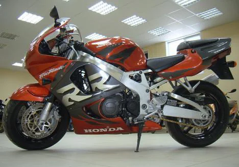 Honda CBR 900 RR