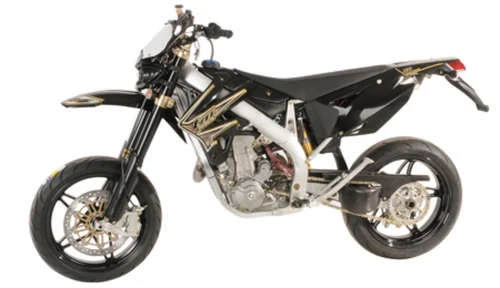 TM SMM 530 F Black Dream 2004