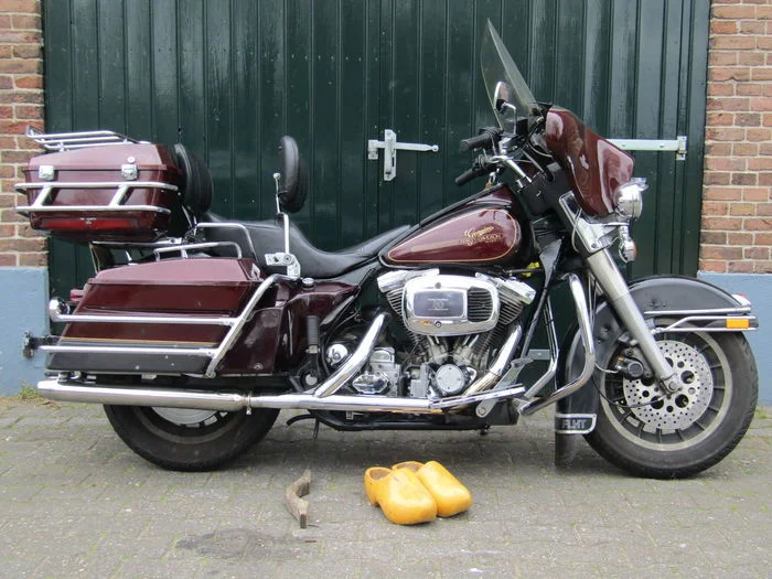 Harley-Davidson FLHTC 1340 Electra Glide Classic