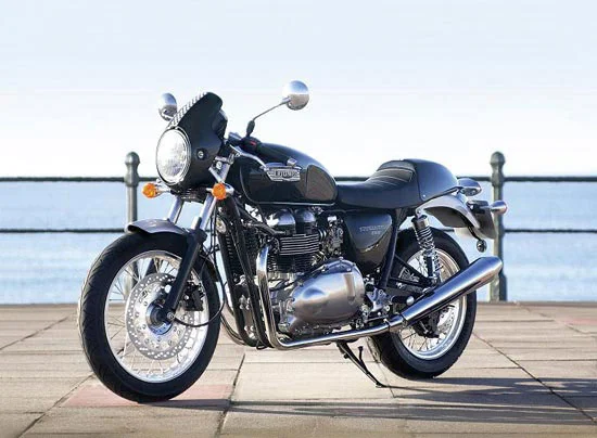 Triumph Thruxton 900
