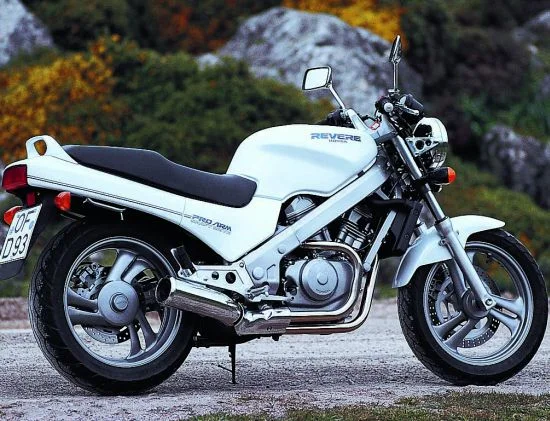 Honda NTV 650 Revere
