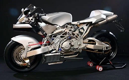 Vyrus 985 C3 V4