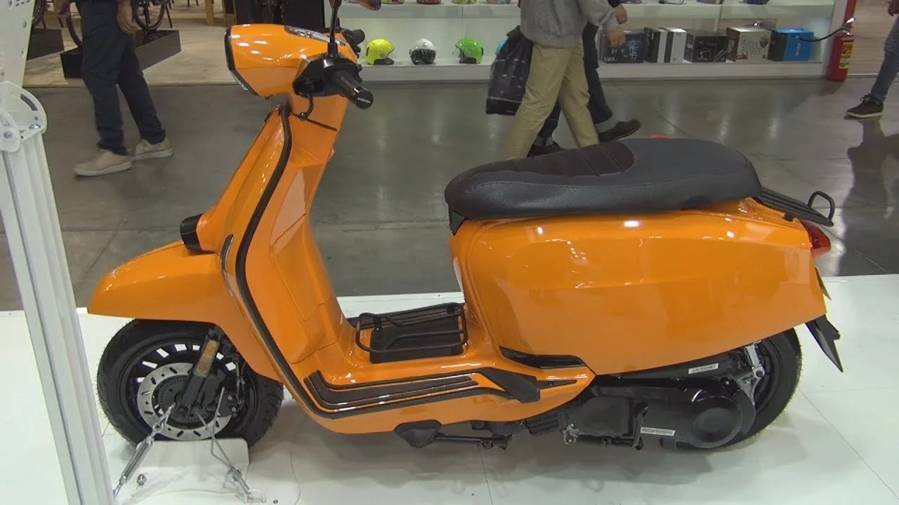 Lambretta V125 Special