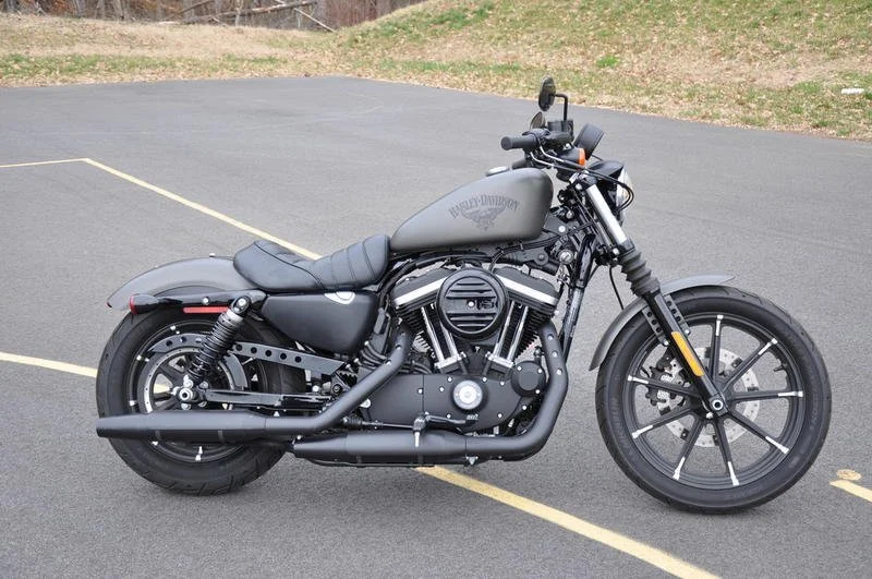 Harley-Davidson Sportster Iron 883