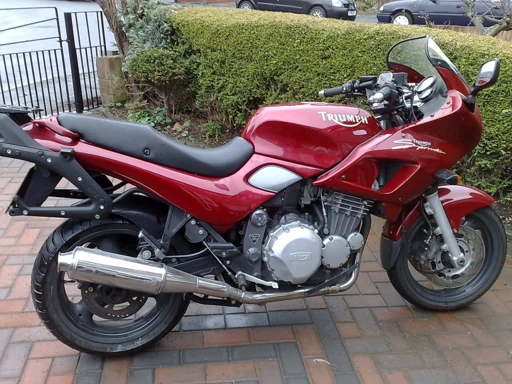 Triumph Sprint 900