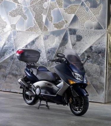 Yamaha Night Max ABS