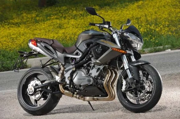 Benelli TNT 899T